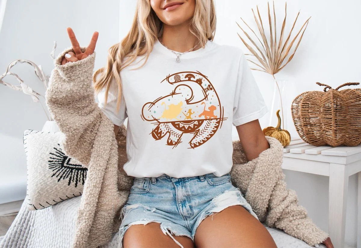 Disney Animal Kingdom Hakuna Matata Shirt For Safari Park Days, Holiday Trips 7 Animal kingdom hakuna matata shirt laid flat with safari explorer hat and theme park sunglasses